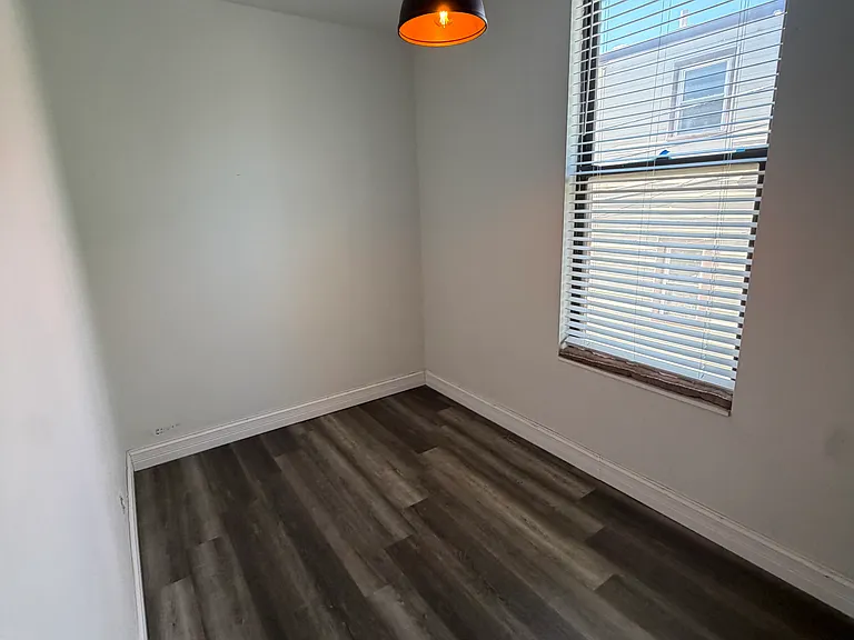 2411 W 34th Pl — Photo 13