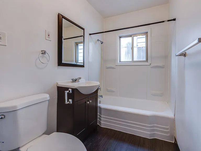 09 - 757 E Warrington — Photo 14