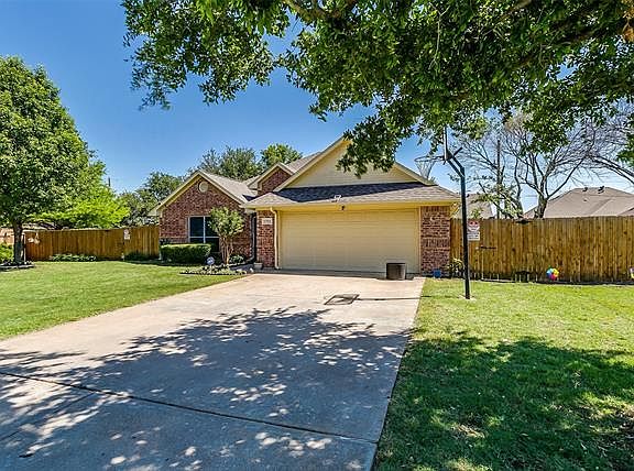 3rd image of 1701 Blackfoot Dr