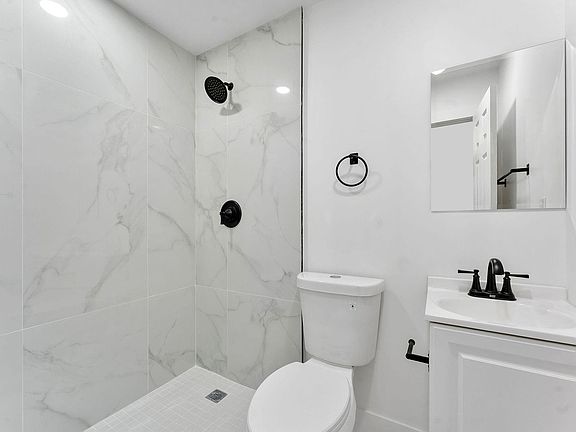 3rd image of 307 NW 6th St #307