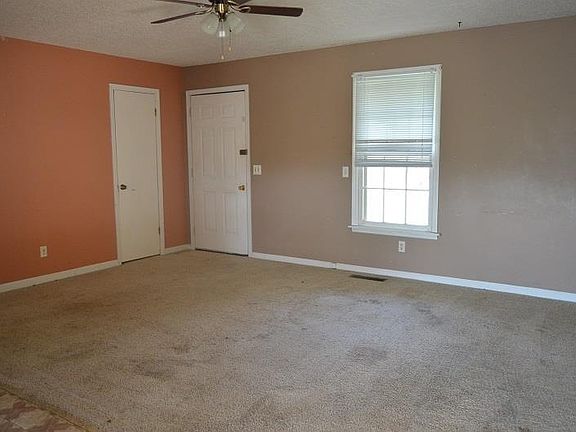 3rd image of 103 Sherwood Dr