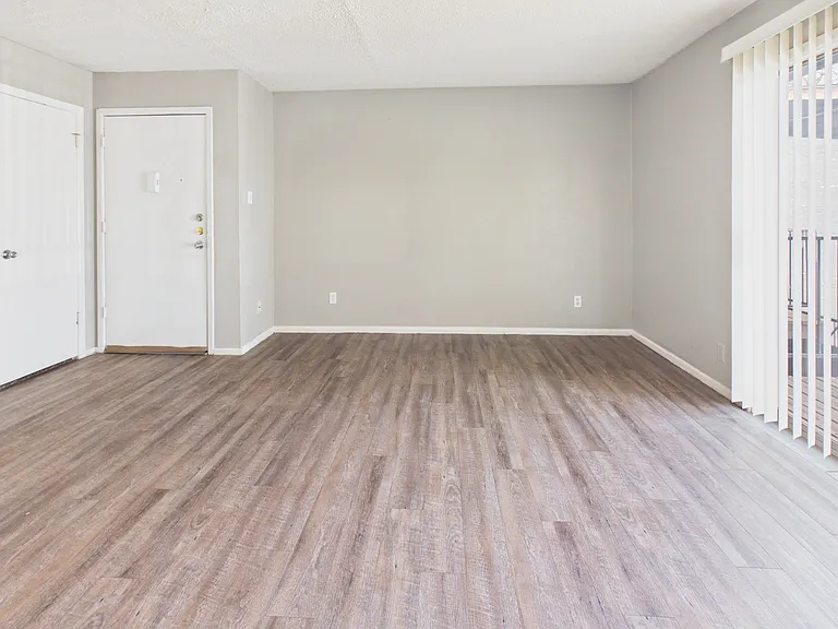 Tanglewood Apartments — Photo 32