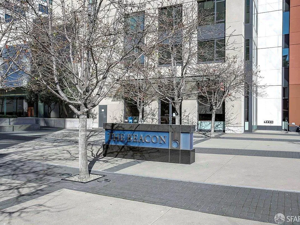 250 King St #430