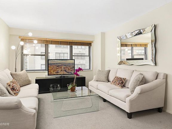 2nd image of 3 W 14th St #525
