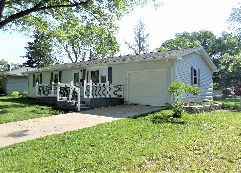 1606 N 15th St Beatrice NE 68310 Zillow