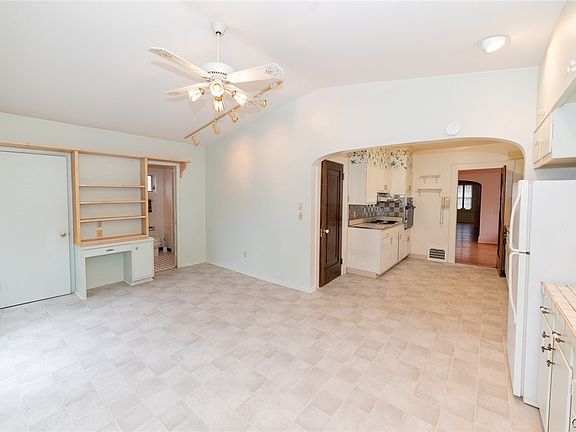 2nd image of 514 Scott Ave