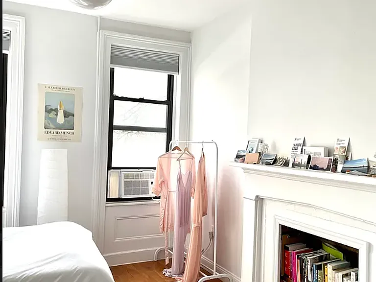449 Grand St #2L — Photo 4