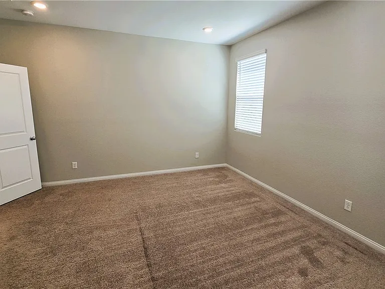 5912 Bruselas St — Photo 22