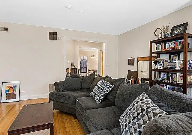 3 bed, 1800 sqft, $2,395 — Photo 3