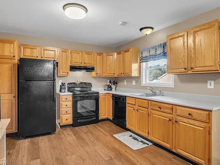 7214 Huntingdon St — Photo 3