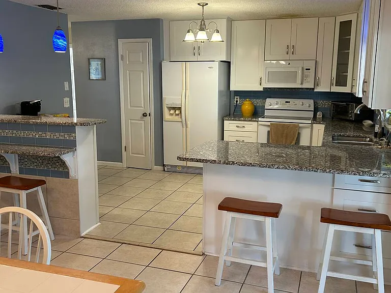 5924 Pebble Ln — Photo 7