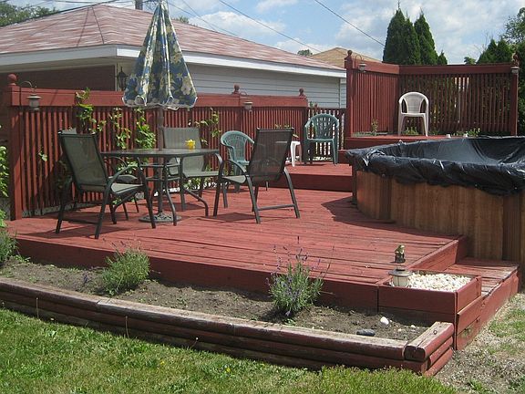 Deck made for entertainment