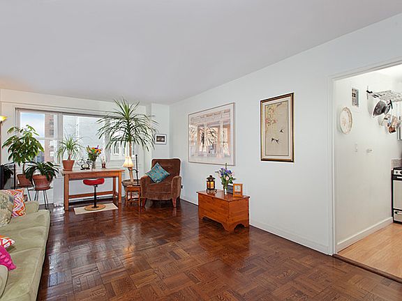 4th image of 101 W 12th St APT 9Y