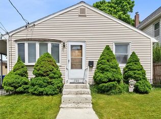 320 Beverage Hill Ave, Pawtucket, RI 02861