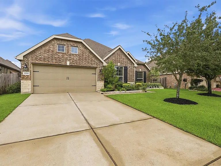 12911 Chatfield Manor Ln — Photo 1