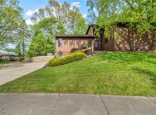 433 Herbert Rd, Akron, OH 44312