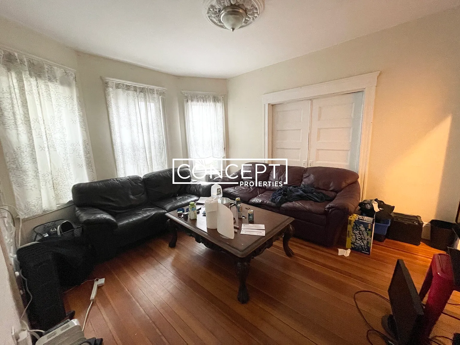 4 bed, 1.0 bath, $4,800 — Photo 2