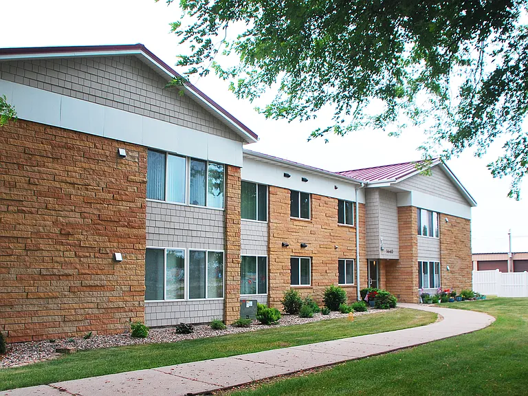 Viking Terrace Apartments — Photo 1