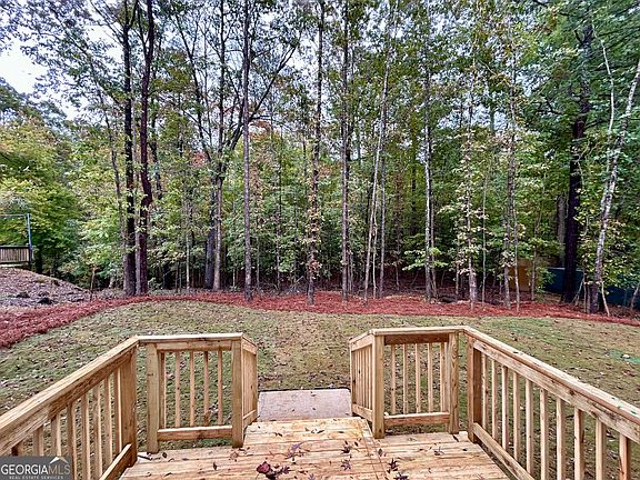 5th image of 27 Stonebrook Dr