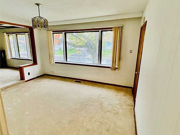 4th image of 58 Morgan Ave