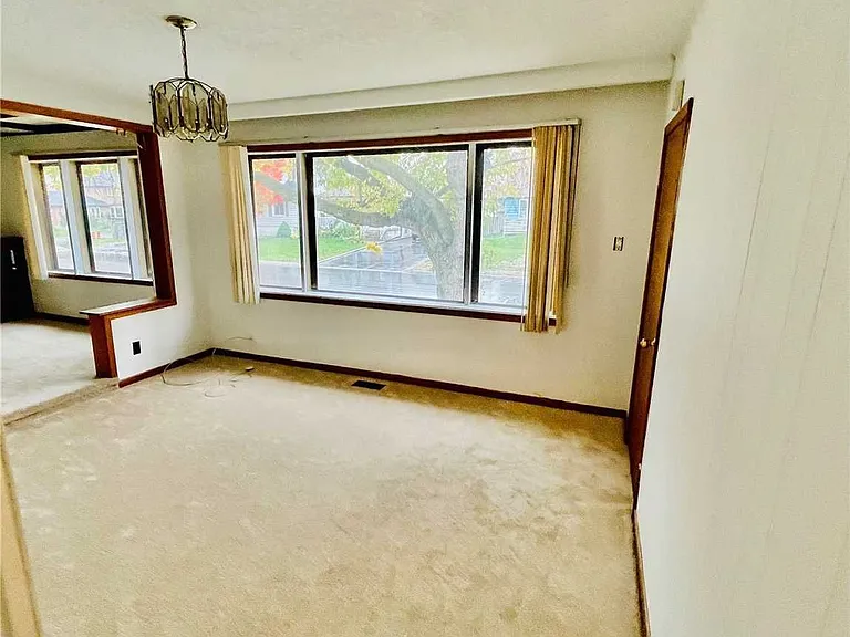 58 Morgan Ave — Photo 4