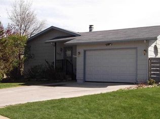 2621 Tomahawk Dr, Rapid City, SD 57702