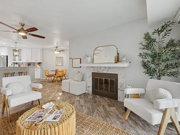 7287 Camino Degrazia Unit 2, San Diego, CA 92111