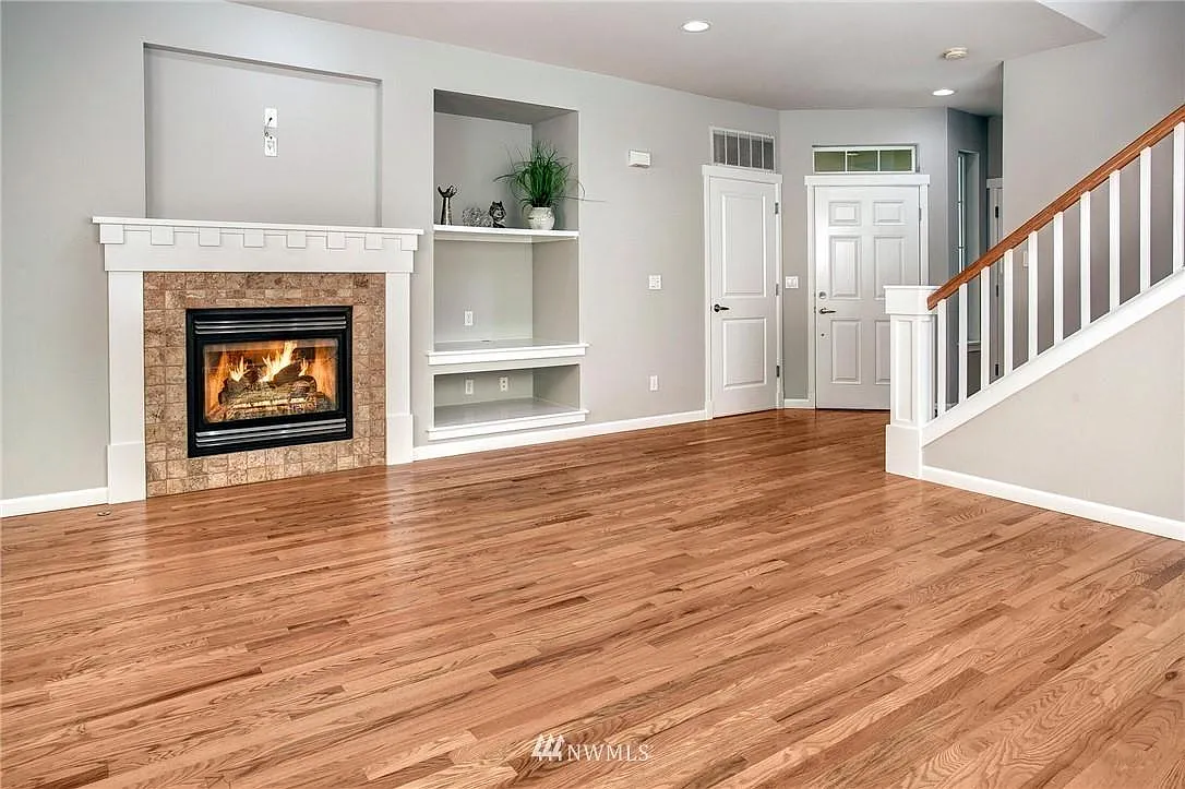 3 bed, 1690 sqft, $3,650 — Photo 1