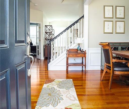 3rd image of 903 Warnock Way