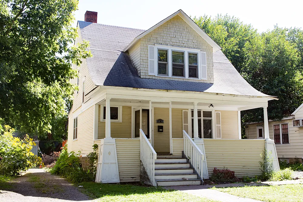 5 bed, $2,055 — Photo 1