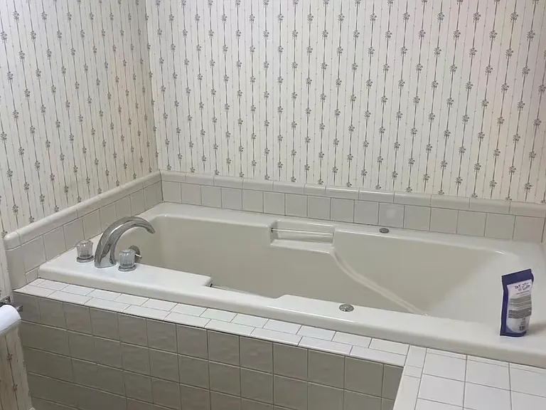 1260 College Ave — Photo 10