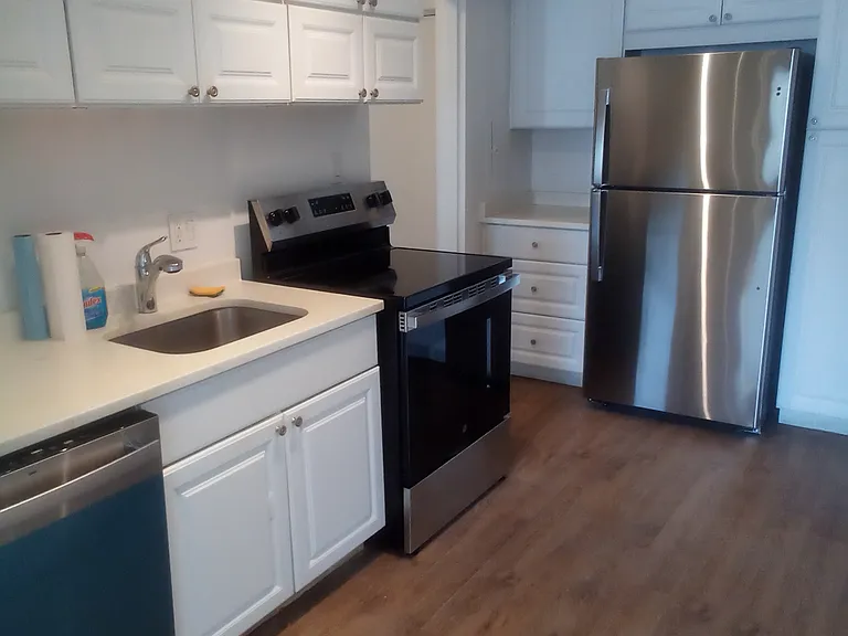 Kitchen - Brand New Stainless Steel Appliances
