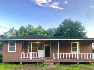 1415 E Milam St, West Orange, TX 77630