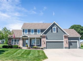 4532 SW Gull Point Dr, Lees Summit, MO 64082