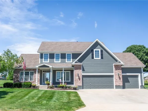 4532 SW Gull Point Dr, Lees Summit, MO 64082