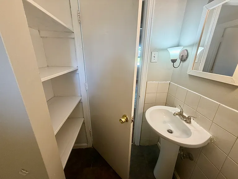 225 Londonderry Dr — Photo 13