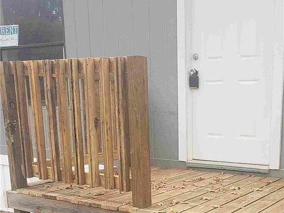2nd image of 138 Polly Ln