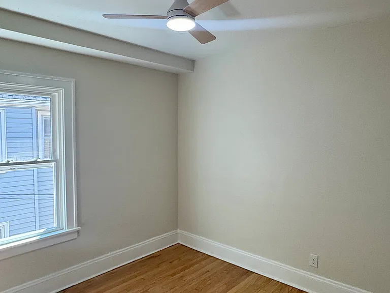 2121 Eldred Ave #UP — Photo 9