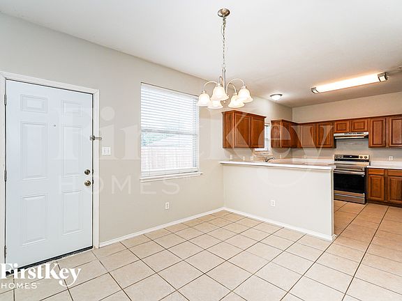 5th image of 962 Heather St
