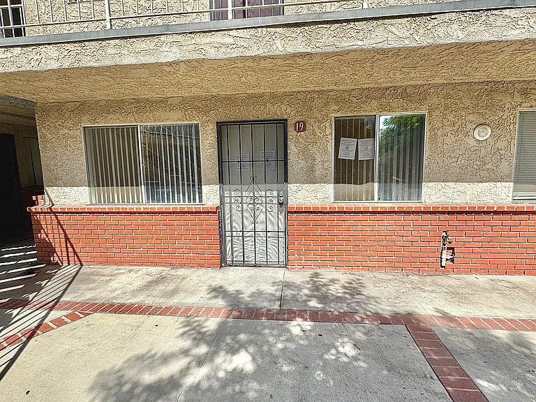 Lankershim Blvd — Photo 19