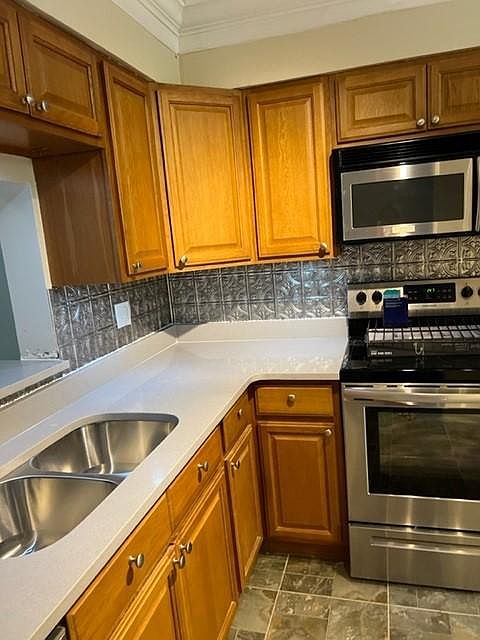 1st image of 25211 Northlake Dr