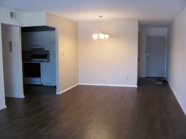 20333 Detroit Rd APT 213, Rocky River, OH 44116