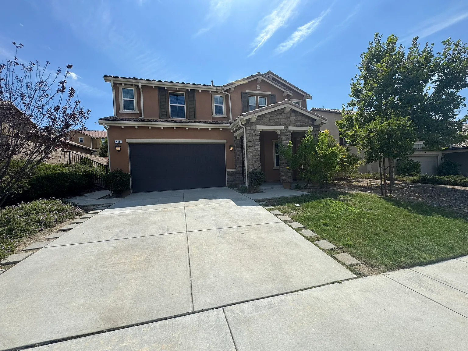 4 bed, 2852 sqft, $4,780 — Photo 2