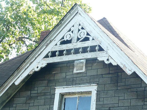 5th image of 204 E Scott Ave
