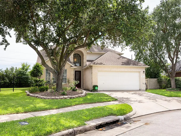 44 Parkway Pl — Photo 2