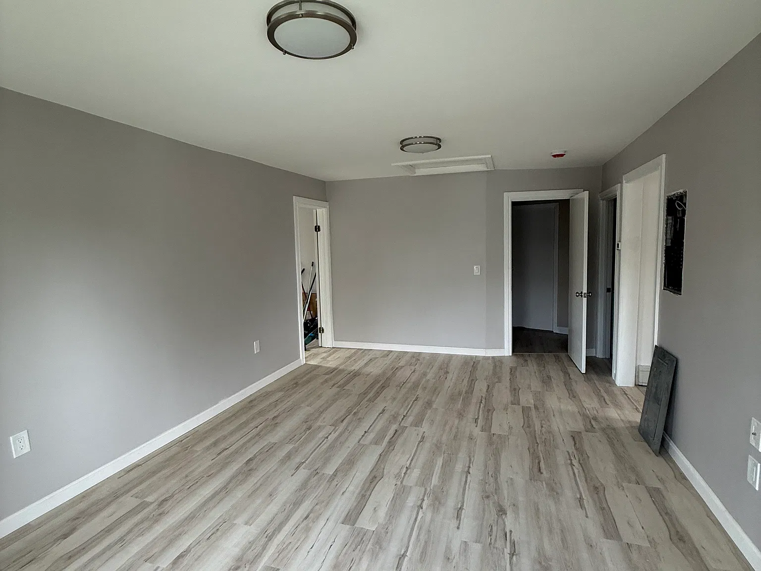190 Park St — Photo 2