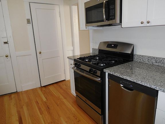 4th image of 294 Harvard St #13
