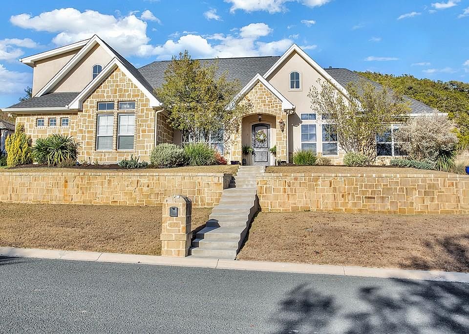 1st image of 142 Stoneledge Dr