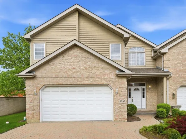 3098 Rosebrook Cir, Westchester, IL 60154