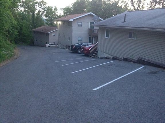 5th image of 365 Gilmore St #A